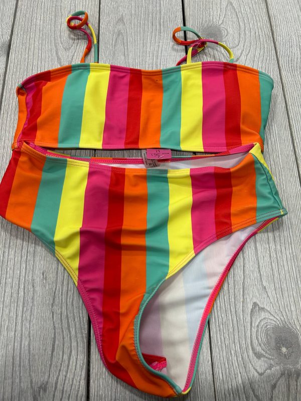 Women’s medium swimsuit Fashion